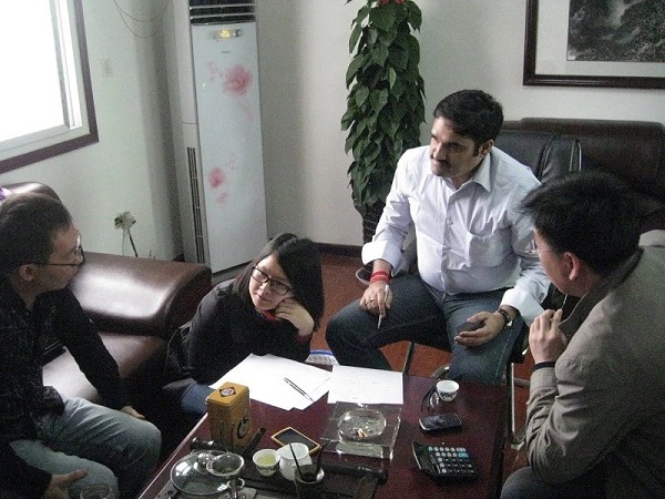 印度客戶來廠洽談價格，包裝，發(fā)貨，供應(yīng)能力等事宜